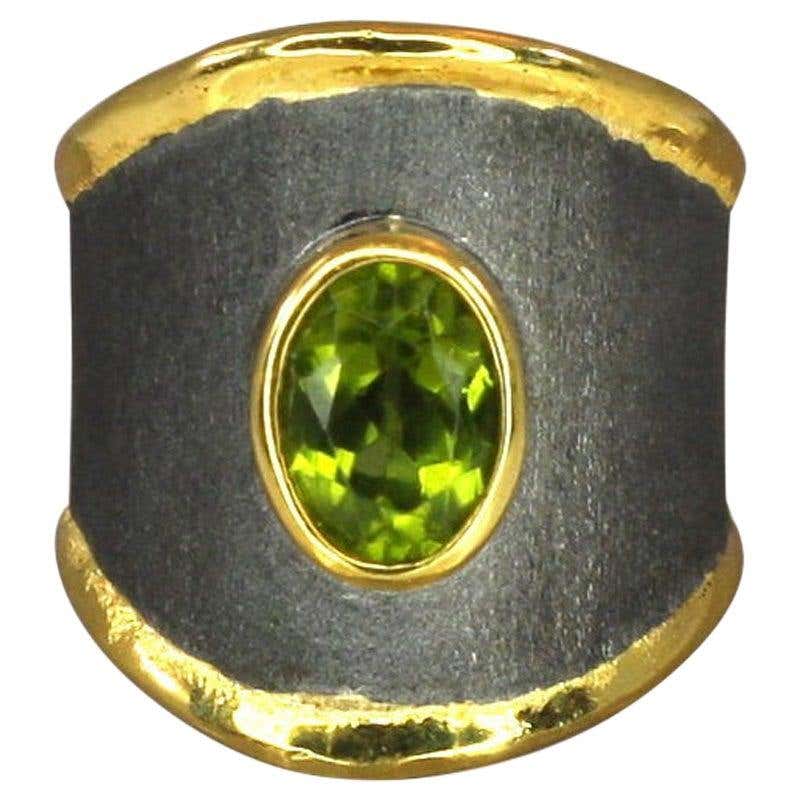 Eclyps Fine Silver and Gold Two-Tone Peridot Thick Band Ruthenium Ring