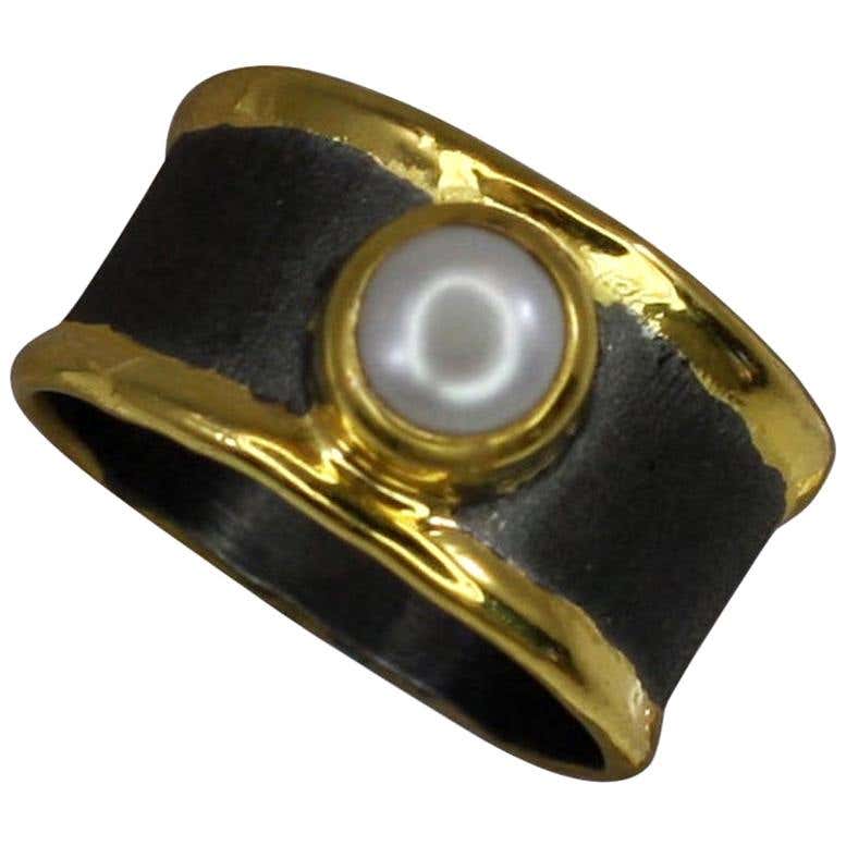 Eclyps Pearl Band Ring in Fine Silver Black Ruthenium and 24 Karat Gold