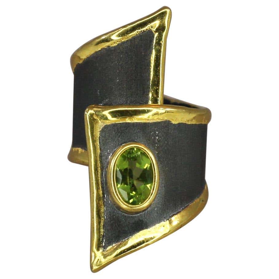 Eclyps 1.35 Carat Peridot Fine Silver Ring with Black Ruthenium and Gold