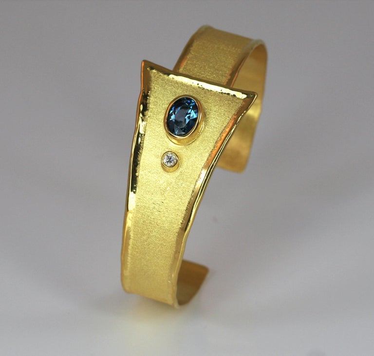 MIDAS Topaz and Diamond 18 Karat Gold Bracelet