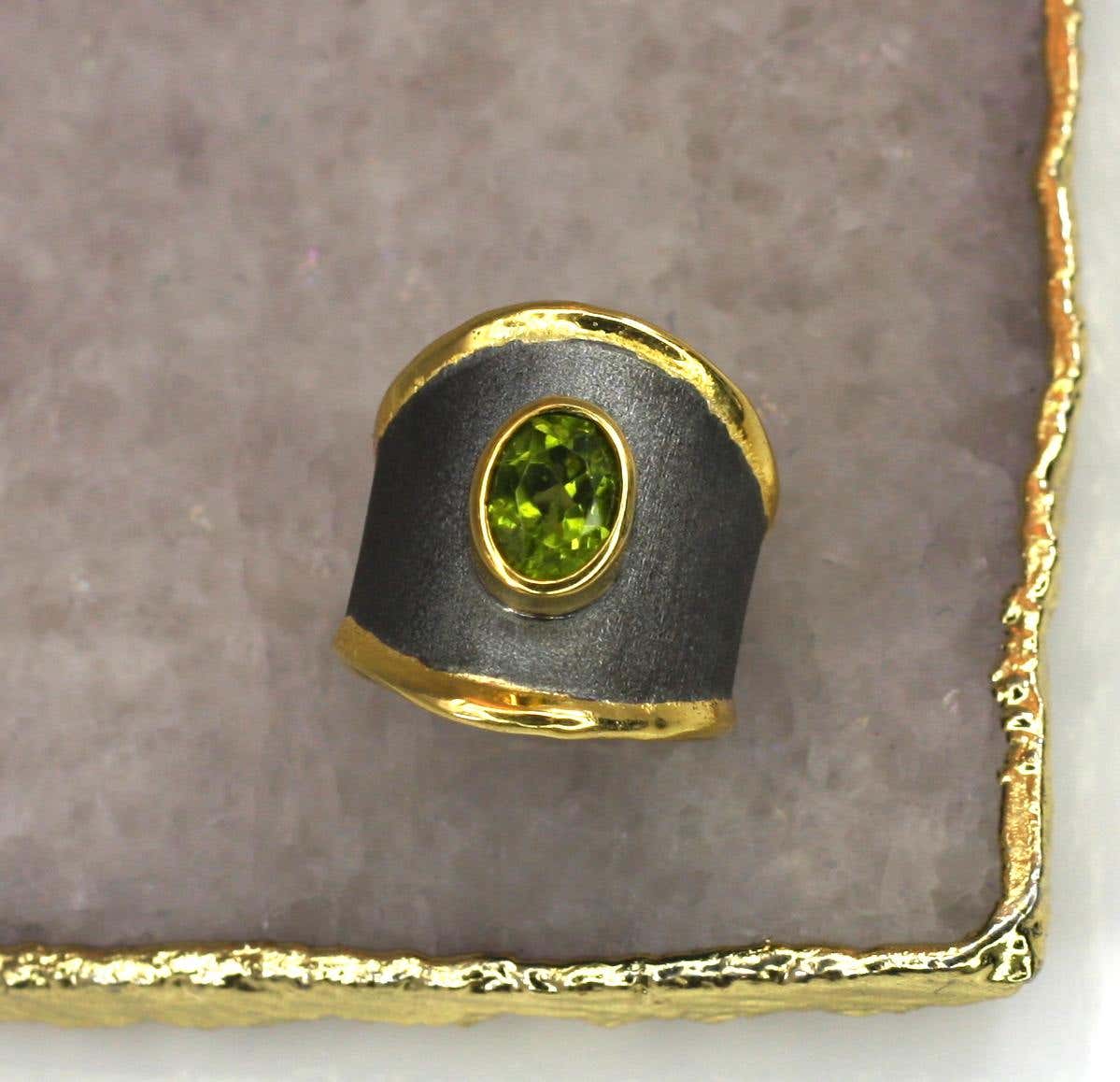 Eclyps Fine Silver and Gold Two-Tone Peridot Thick Band Ruthenium Ring