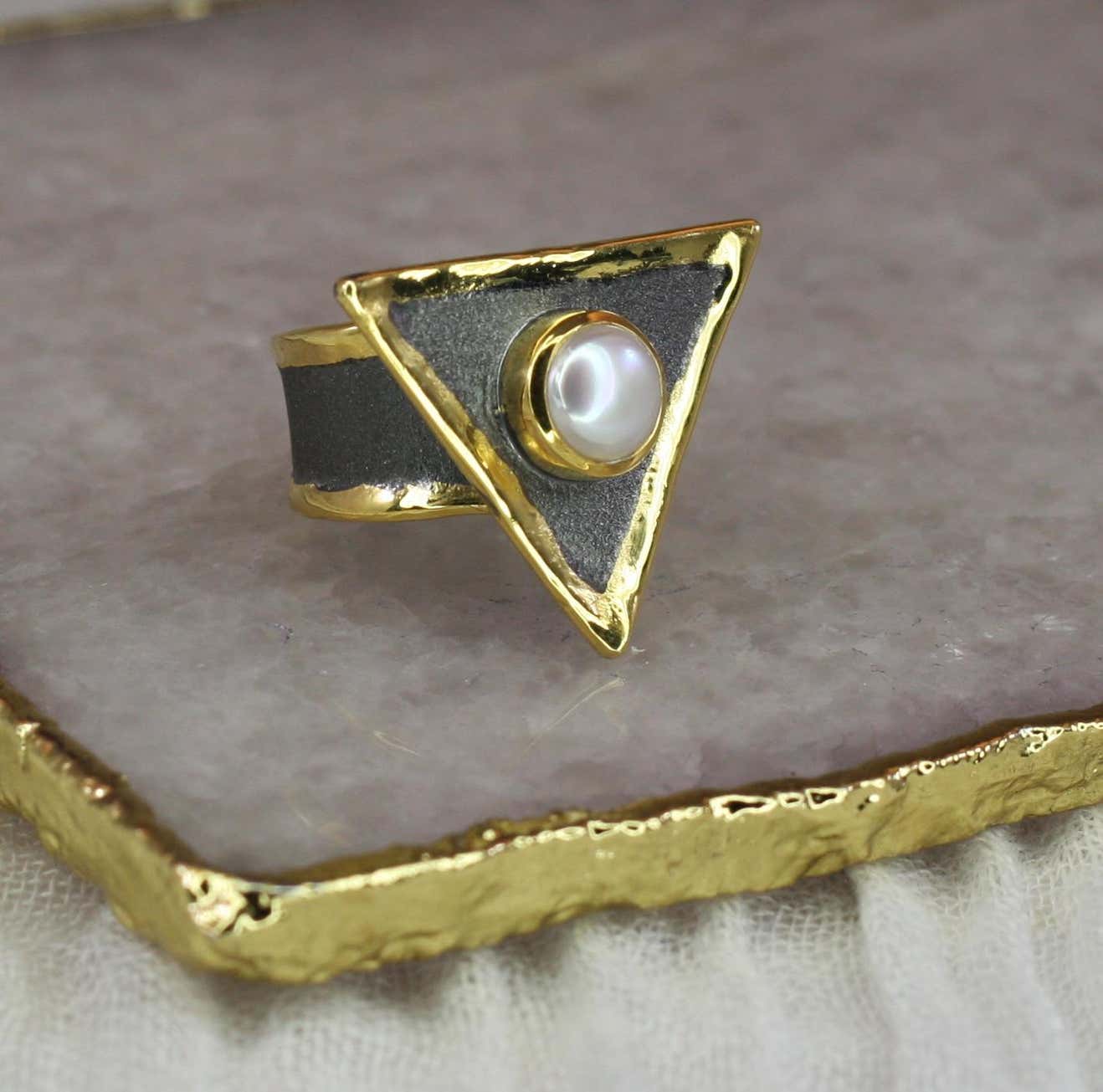 Eclyps Pearl Ring in Fine Silver with Black Ruthenium and 24 Karat Gold