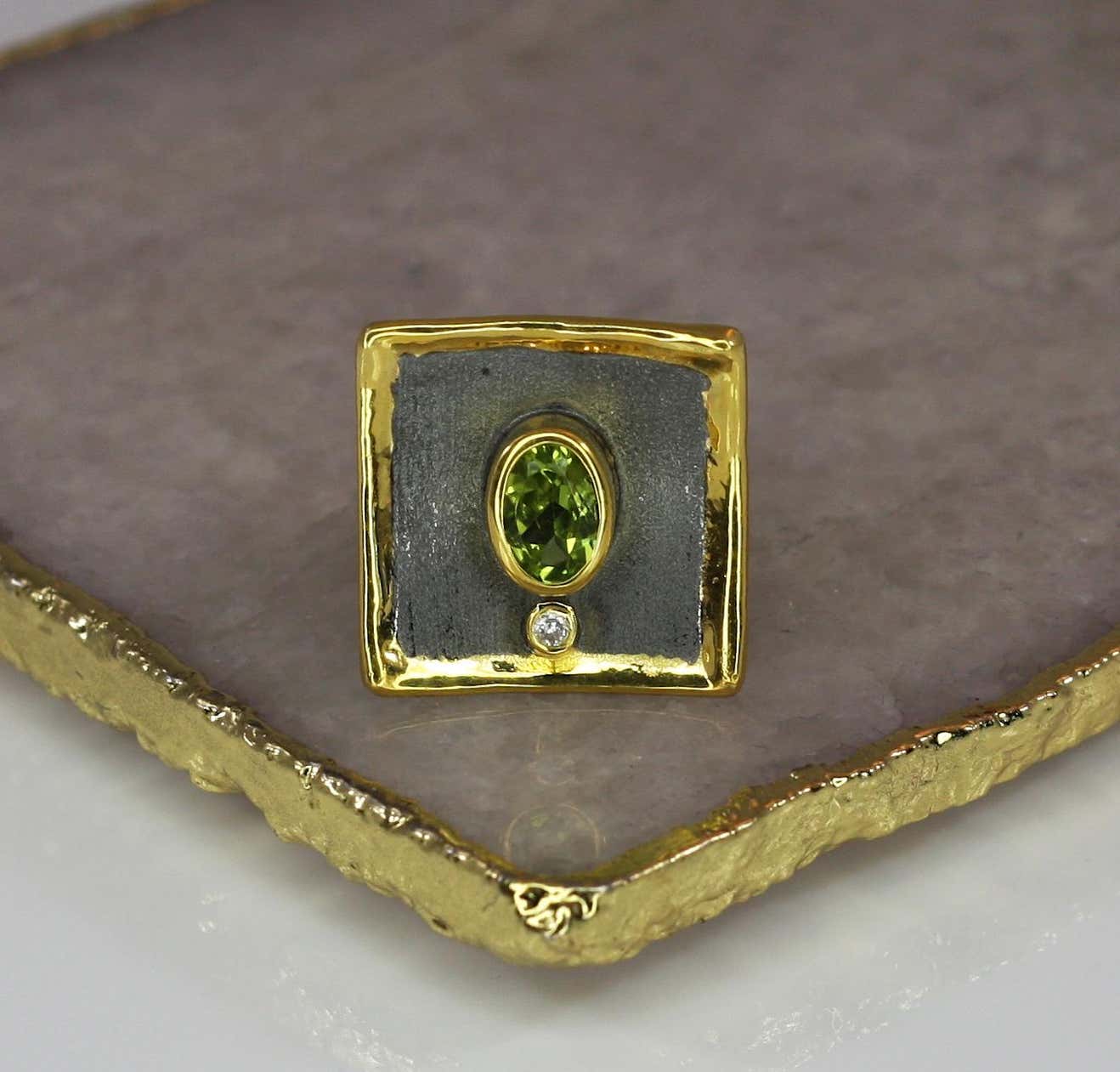 Eclyps 1.35 Peridot Fine Silver Square Ring with Ruthenium and Gold