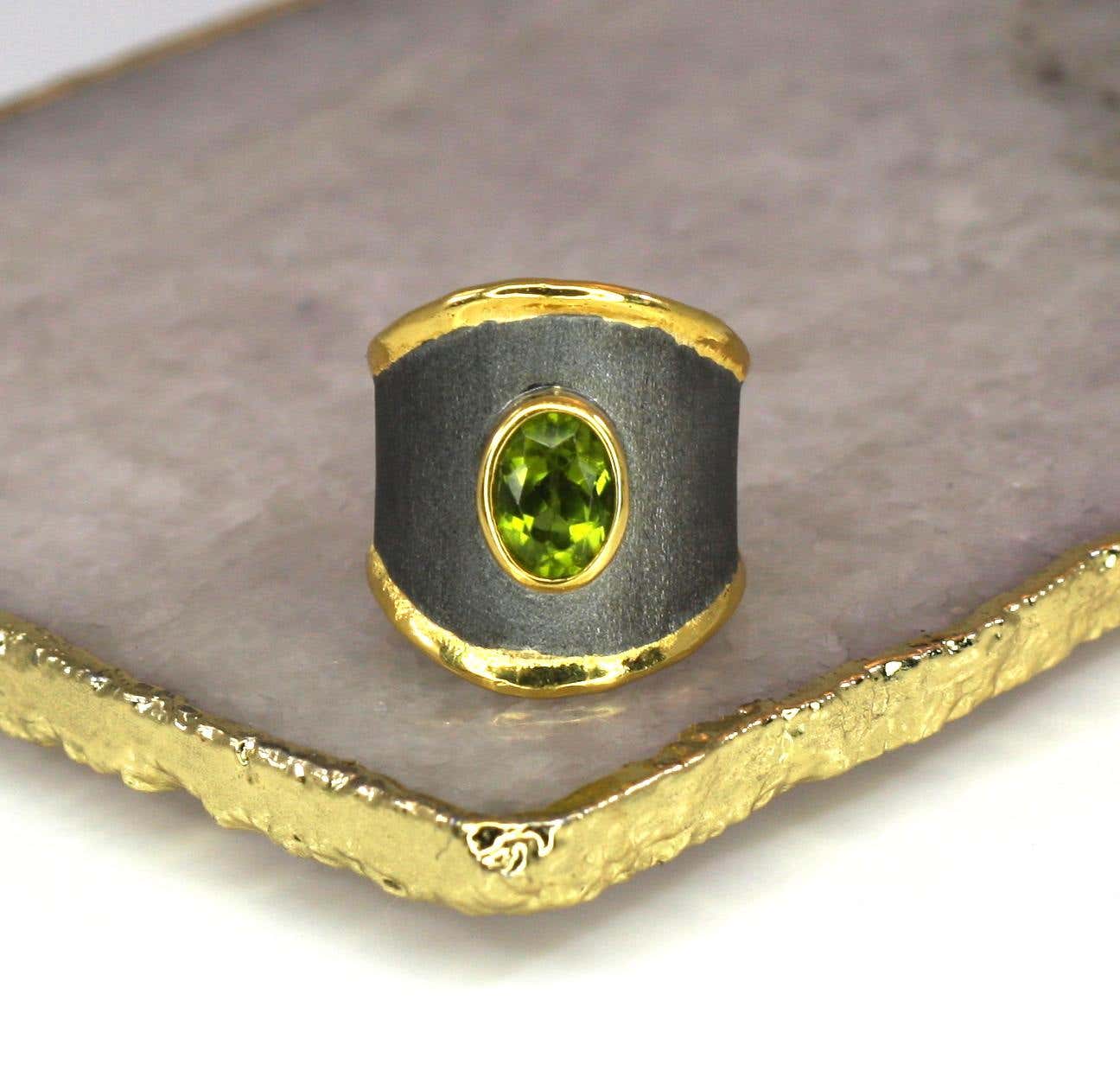 Eclyps Fine Silver and Gold Two-Tone Peridot Thick Band Ruthenium Ring