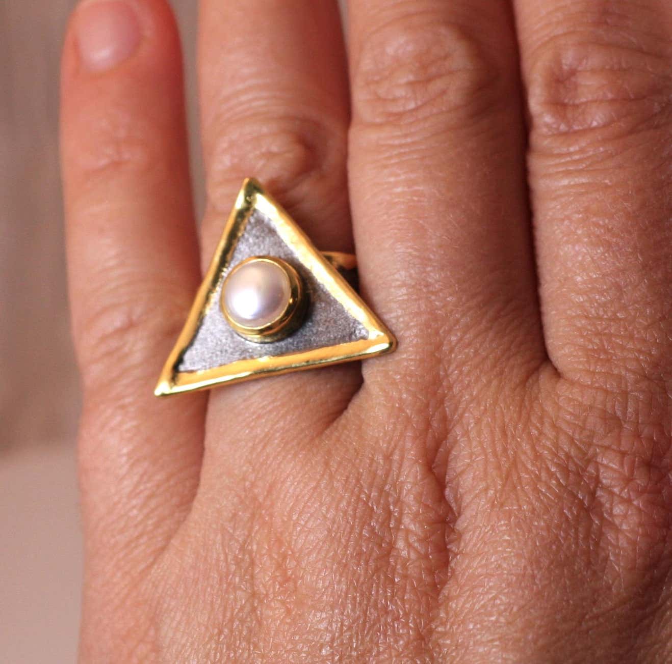 Eclyps Pearl Ring in Fine Silver with Black Ruthenium and 24 Karat Gold