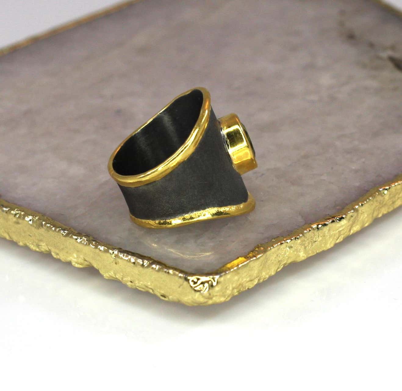 Eclyps Fine Silver and Gold Two-Tone Peridot Thick Band Ruthenium Ring