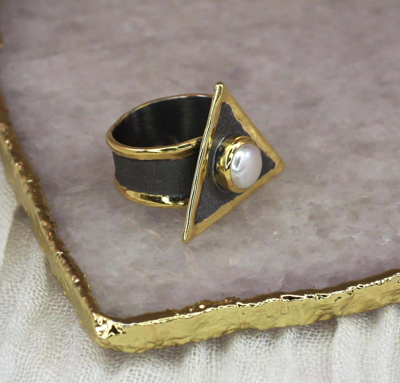 Eclyps Pearl Ring in Fine Silver with Black Ruthenium and 24 Karat Gold